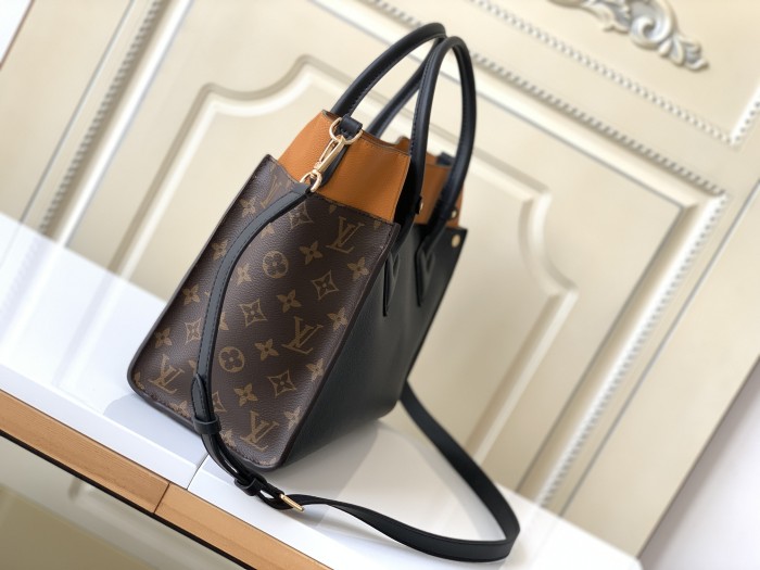 Handbag Louis Vuitton M53823 size 30.5x24.5x14cm