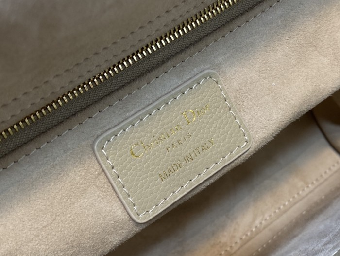 Handbag Dior size 24 cm