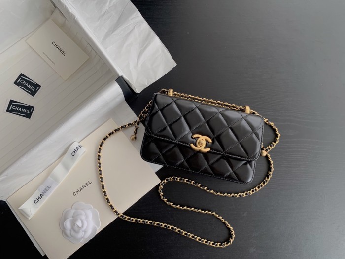 Handbag Chanel size 22 cm