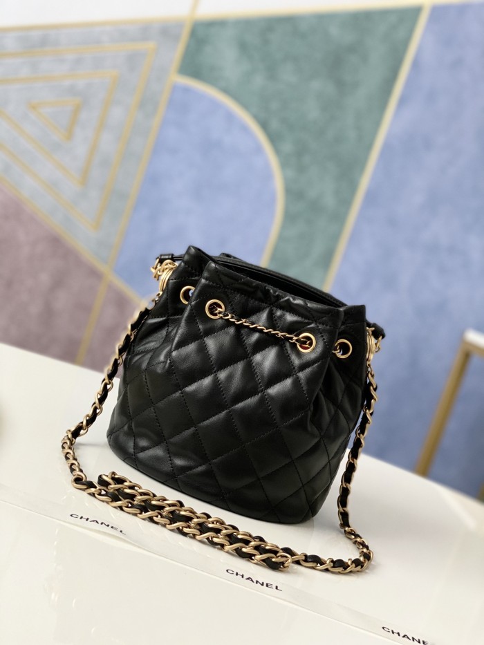 Handbag Chanel 2057 size 20*23*13 cm