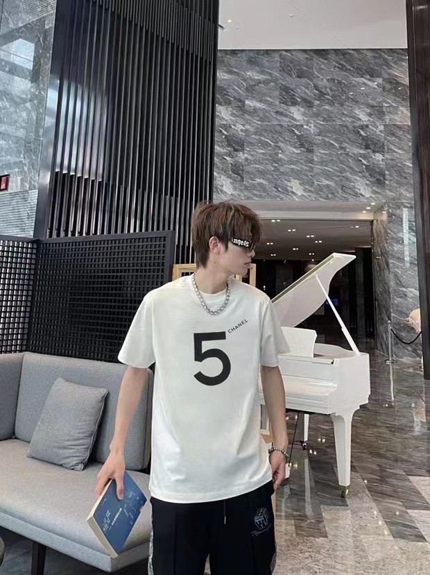 Clothes CHANEL 30