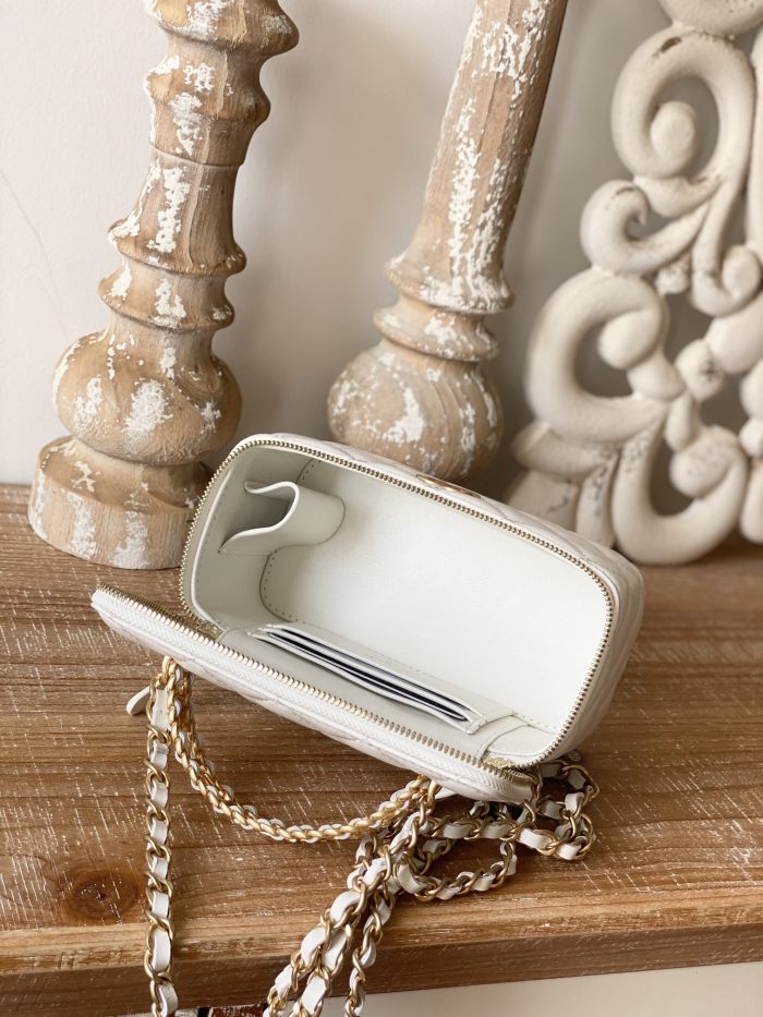 Handbag Chanel 81195 size 16 9.5 8 cm