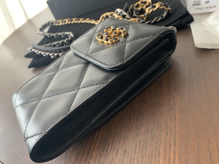 Handbag Chanel AP1773 size 18.5cmx10cmx2.5 cm