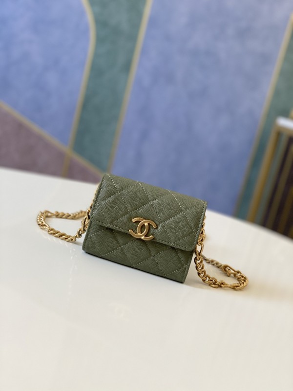 Handbag Chanel 81156 size 12 9 2.5 cm