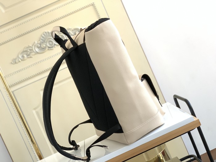 Handbag Louis Vuitton M58644 size 30 x 42 x 17 cm