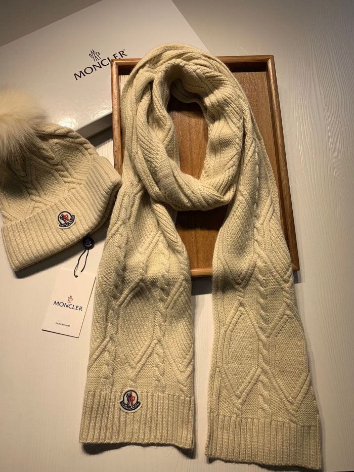 Hat & Scarf Moncler 2