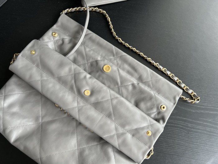 Handbag Chanel size 35cmx37cmx7 cm