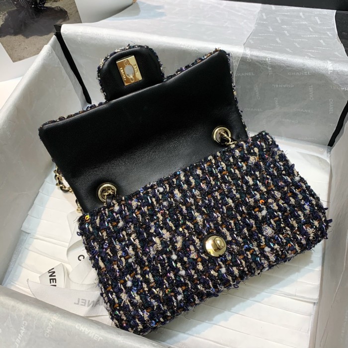 Handbag Chanel A69900 size 20 cm