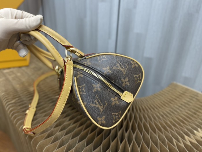 Handbag Louis Vuitton M50202 size 23 × 13 × 14 cm