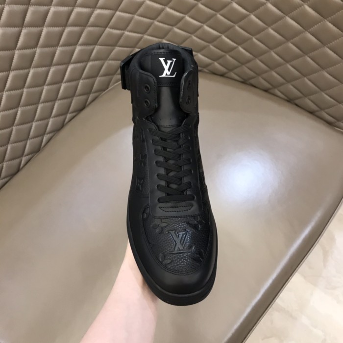 Louis Vuitton Rivoli sneaker 27
