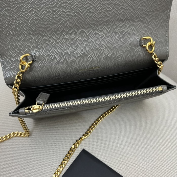 Handbags SAINT LAURENT 393953 size 19x11.5x4 cm