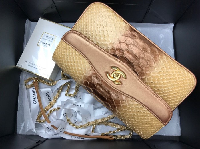 Handbag Chanel size 24.5cm*15.5cm*8.5 cm