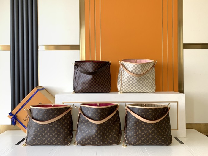 Handbag Louis Vuitton M50156 size ：41.0×33.0×15.0 cm