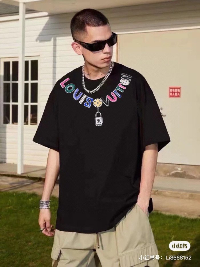 Clothes Louis Vuitton 147