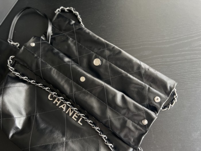 Handbag Chanel size 35cmx37cmx7 cm