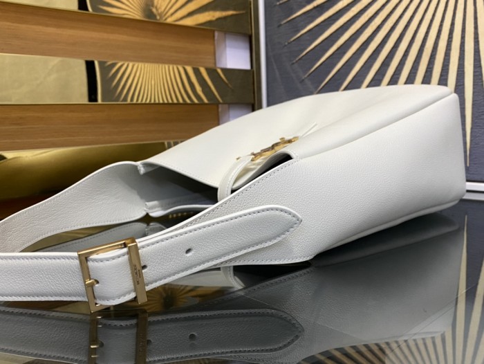 Handbags SAINT LAURENT 713938 size 58×43×8 cm