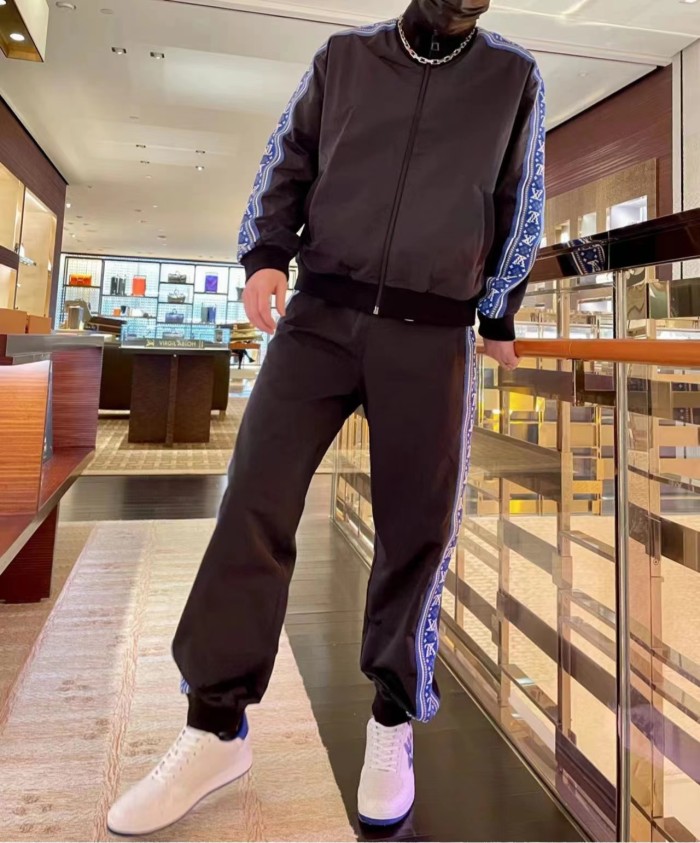 Clothes Louis Vuitton 131