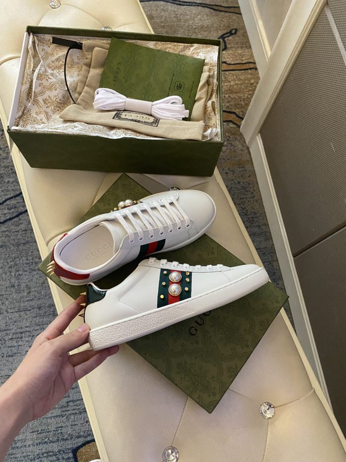 Gucci Women's Ace sneaker with bee sneaker 4