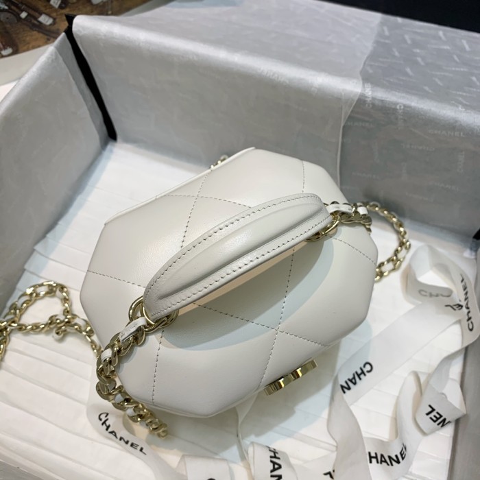 Handbag Chanel AS2630 size 16.5 15.5 11.5 cm