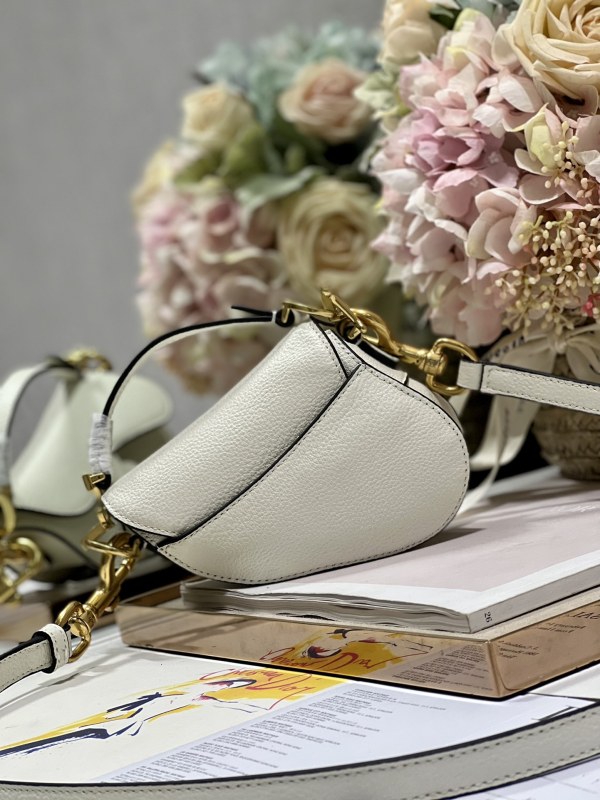 Handbag Dior 3067 size 12 x 7.5 x 5 cm