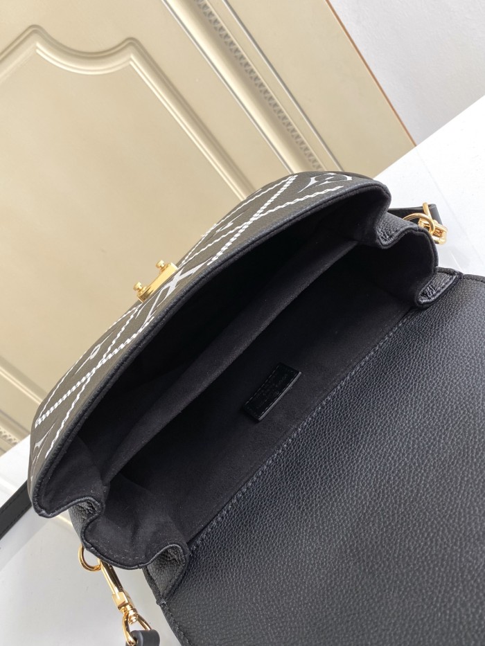 Handbag Louis Vuitton m46028 m46018 size：25x19x7cm