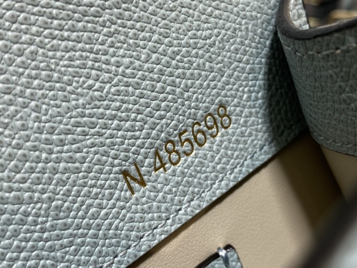 Handbag VALEXTRA size 𝟏𝟗'𝟓*𝟏𝟒*𝟗'𝟓 𝐂𝐦