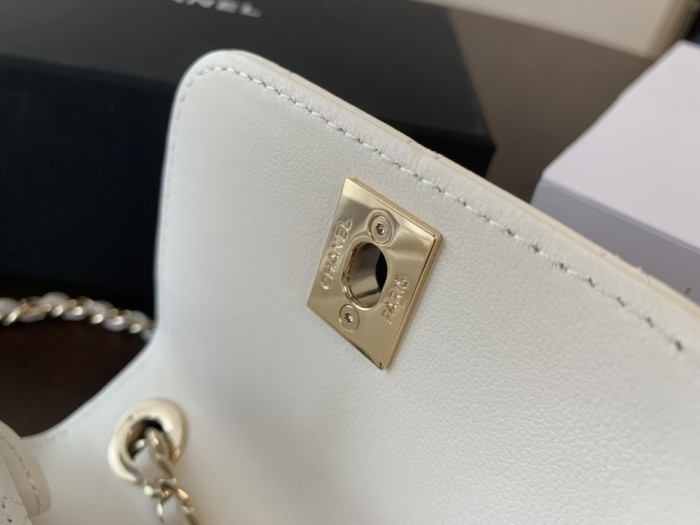 Handbag Chanel A81633 size 11cmx11cmx5 cm