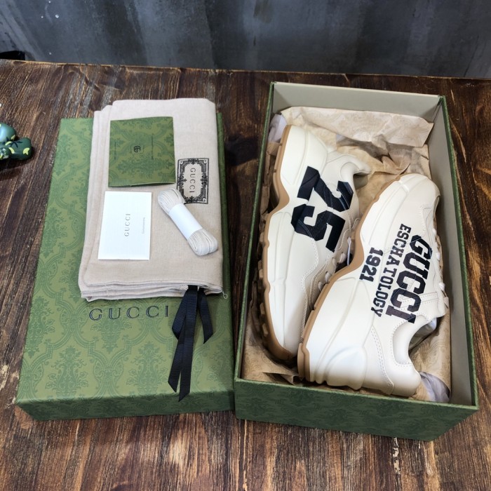 Gucci Rhyton sneaker 12