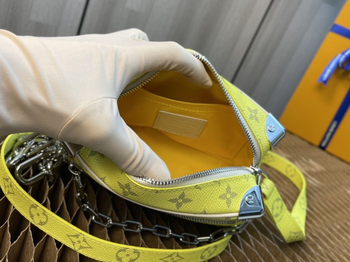 Handbag Louis Vuitton MINI SOFT TRUNK M68906 size 18.5x13x8cm