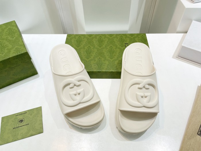 Gucci Women's slide sandal with Interlocking G WOMEN 5