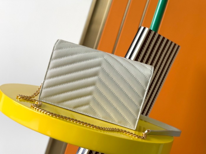 Handbags SAINT LAURENT 393953 size 19x11.5x4 cm