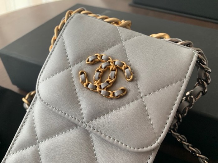 Handbag Chanel AP1773 size 18.5cmx10cmx2.5 cm