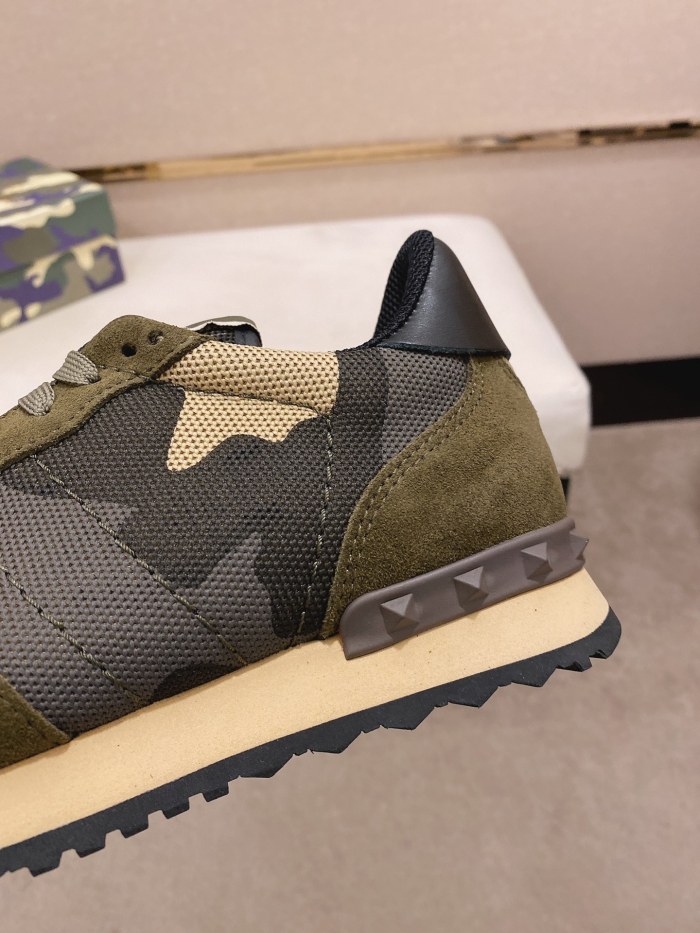 Valentino Garavani Rockrunner camouflage-print sneakers 11