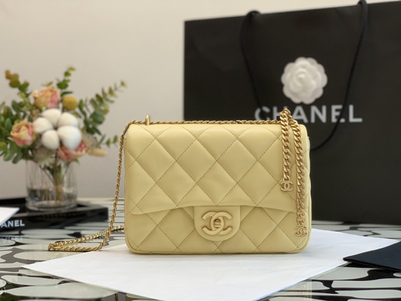 Handbag Chanel size 21 cm