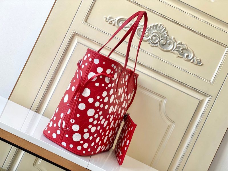 Handbag Louis Vuitton M46422 size 32 x 29 x 17 cm