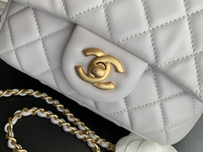 Handbag Chanel size 20 cm