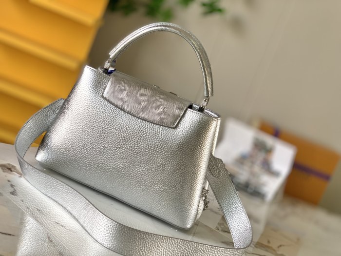 Handbag Louis Vuitton M59209 size 31.5 x 20 x 11