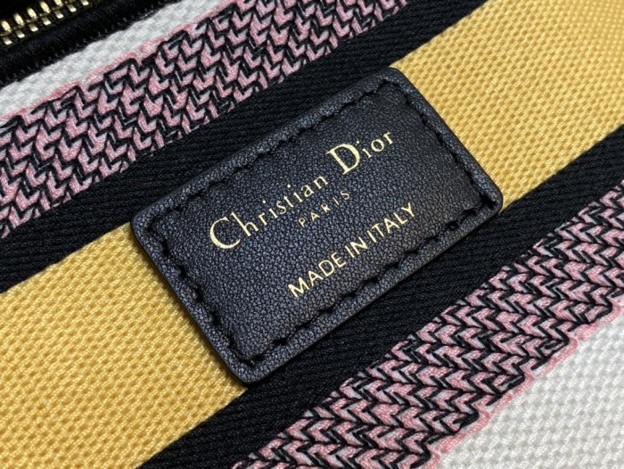 Handbag Dior size 24 cm