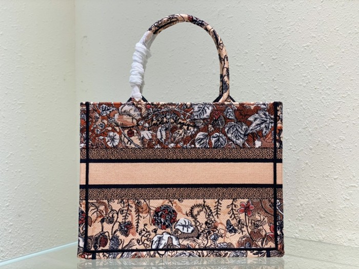 Handbag Dior 8001 size 36 x 27.5 x 16.5 cm