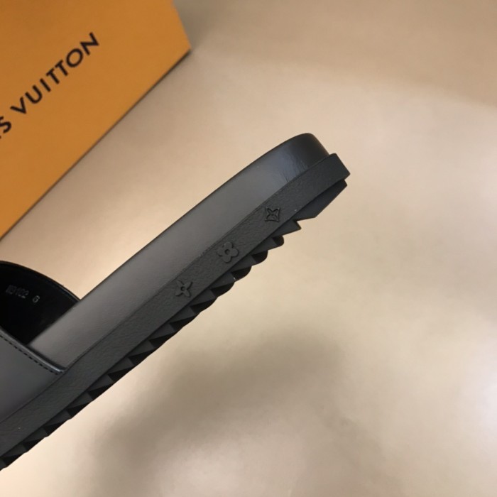 Louis Vuitton Slipper 86