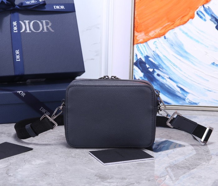 Handbag Dior CD93310 size 17-12·5-5 cm