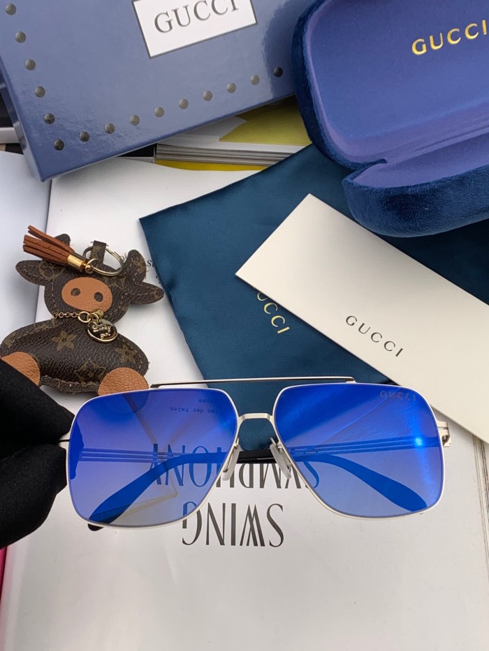 Sunglasses Gucci G2705