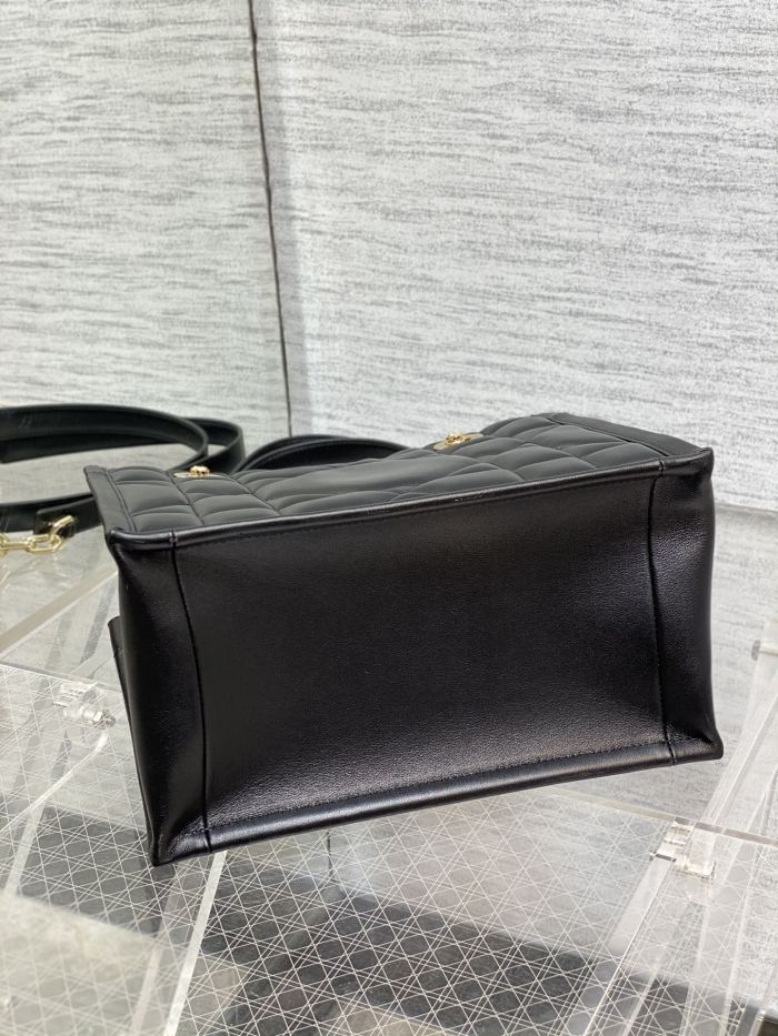 Handbag Dior size 26.5*28*17 cm
