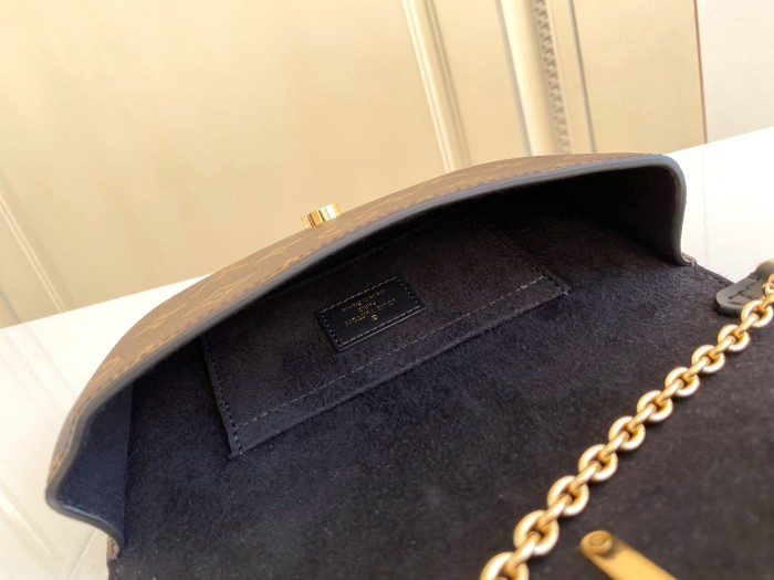 Handbag Louis Vuitton M80559 size 19x11×3 cm