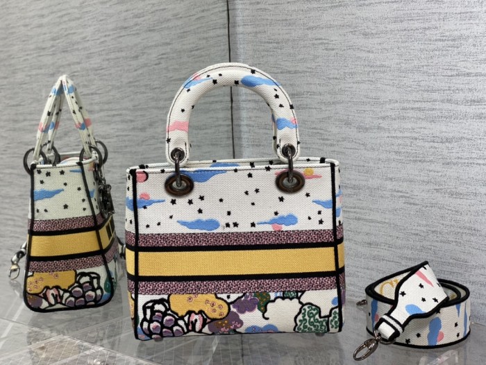 Handbag Dior size 24 cm