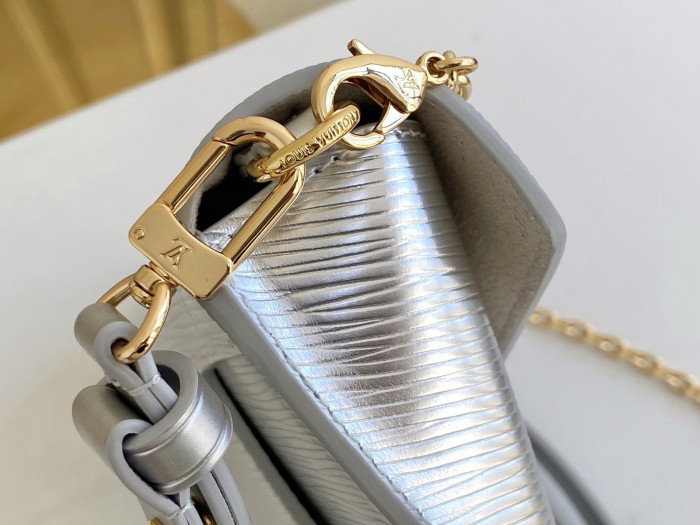 Handbag Louis Vuitton M80819 size 19.0 x 11.0 x 3.0 cm