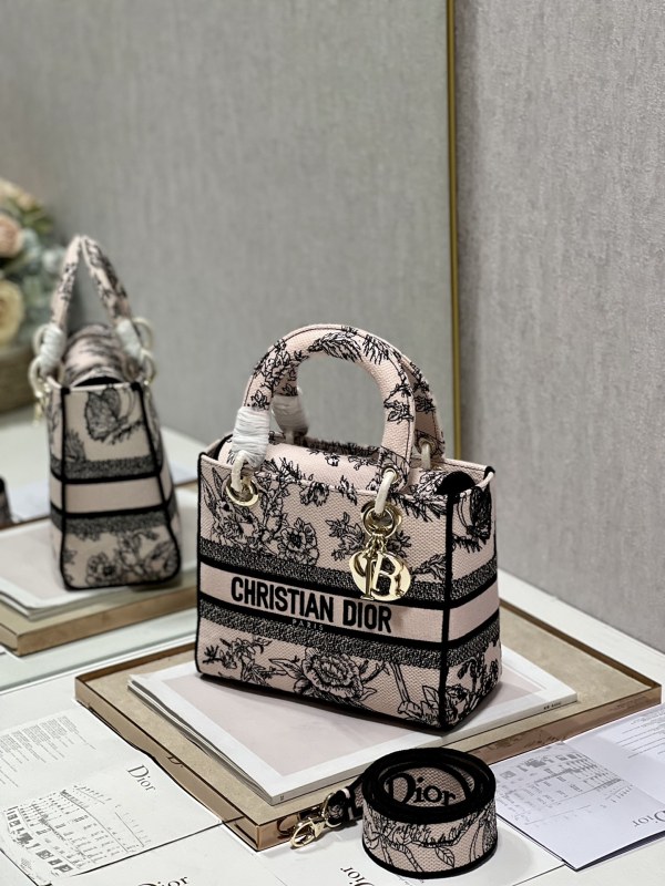 Handbag Dior 9027 size 24*20*11 cm