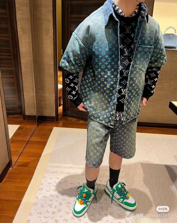 Clothes Louis Vuitton 290