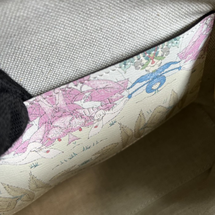 Handbag Gucci 677212 size 20*19.5*7.5 cm