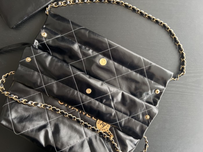 Handbag Chanel size 35cmx37cmx7 cm